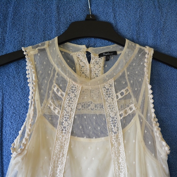 Monteau White Lace Top w/ Under Shirt - Picture 2 of 8
